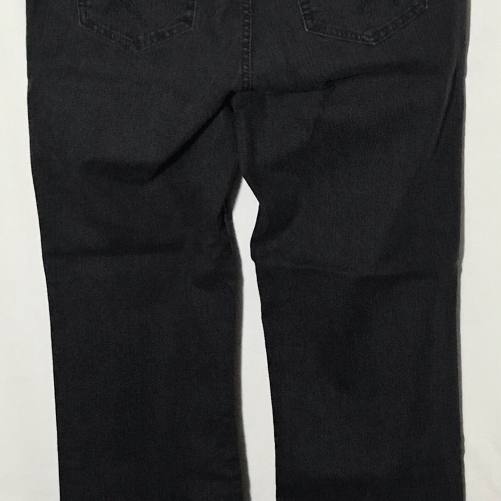 Women’s Black denim jeans..size 10..by Croft & Barrow - Picture 2 of 6